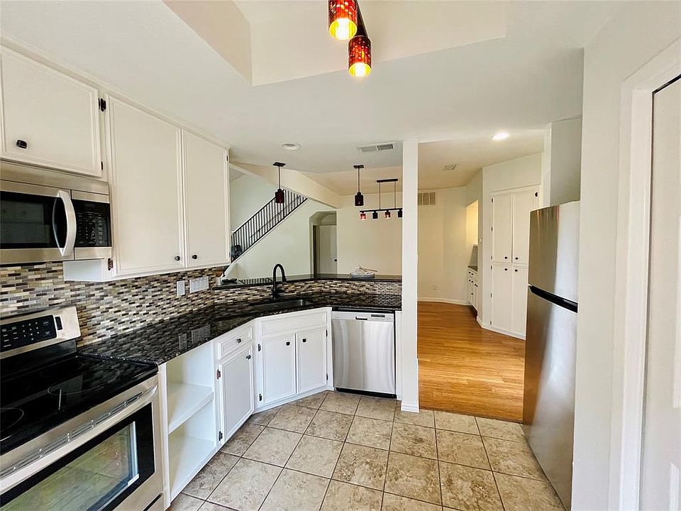 1st image of 2201 Lakeway Blvd APT 5