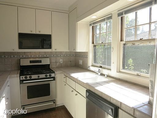4th image of 668 Hamilton Ave #D