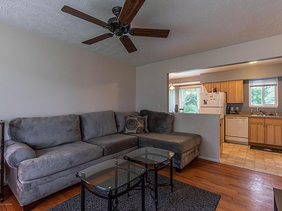 4th image of 3520 Glenbrook Dr