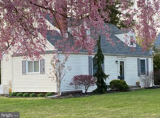 63 Crest Ave, Hamilton, NJ 08690