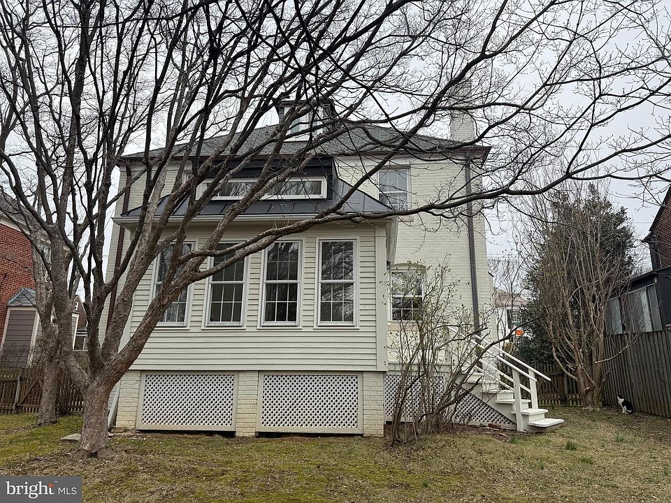 2nd image of 4516 Verplanck Pl NW