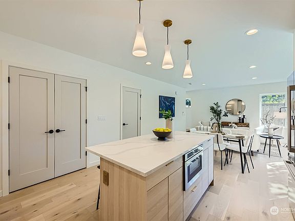 5th image of 7031 25th Avenue NW