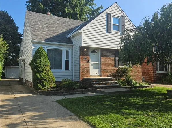 4237 Stonehaven Rd, South Euclid, OH 44121