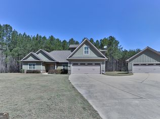 11 Ohana Cir, Seale, AL 36875