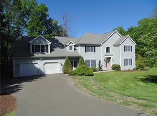 89 Hunters Xing, Burlington, CT 06013