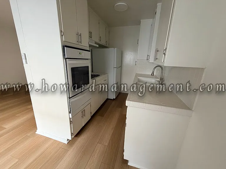 01405BA — Photo 19