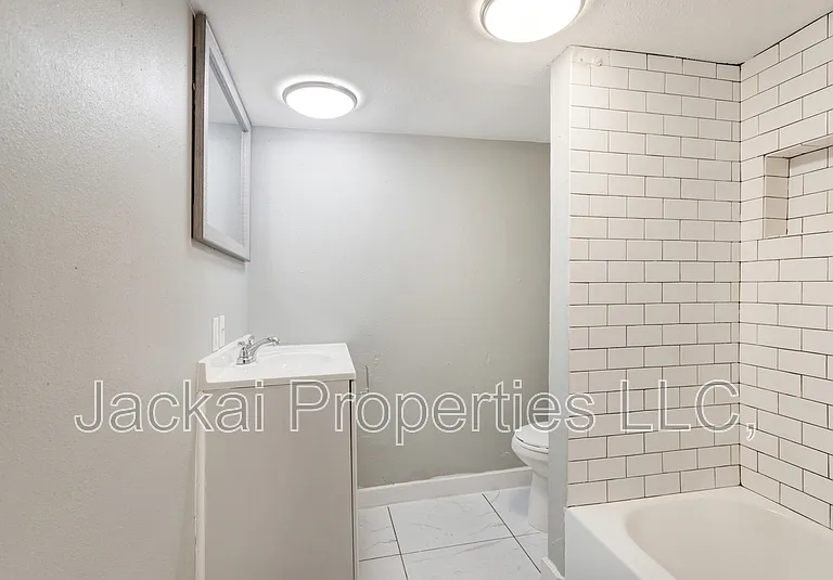 929 Rice St — Photo 9
