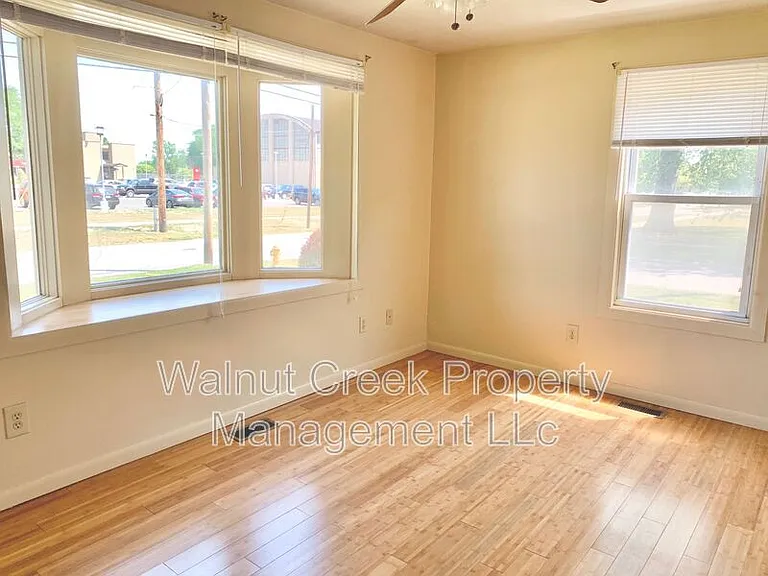 215 W Lorain St #DOWN — Photo 7