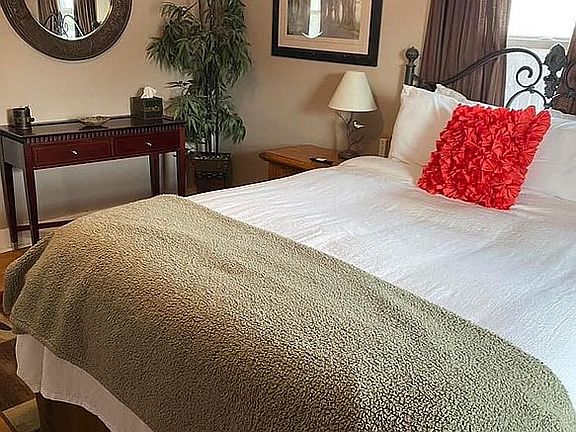 Front house master bedroom 