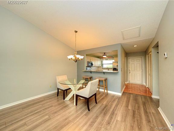 4th image of 1201 SE Parkview Pl APT G13