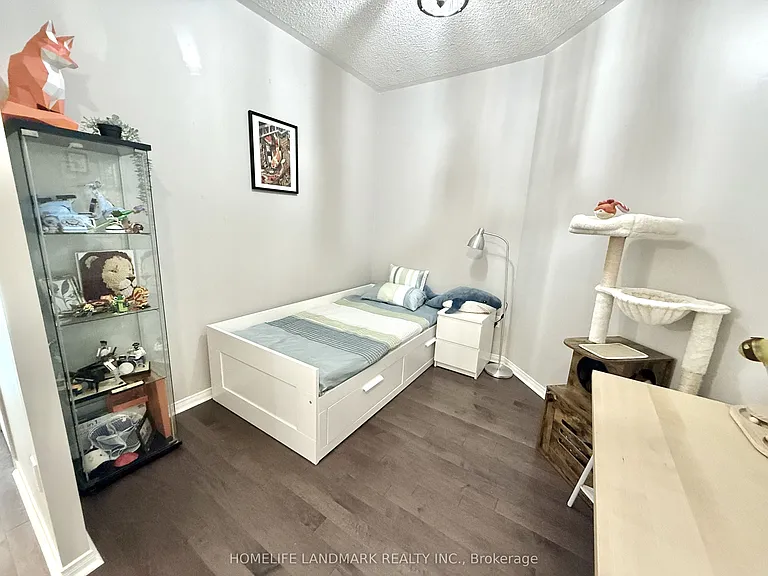 909 Bay St #701 — Photo 15