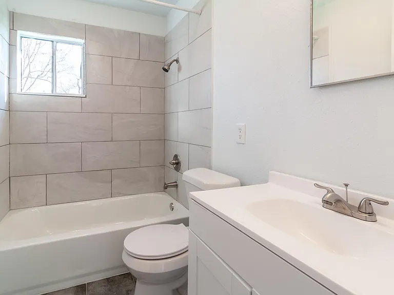 1610 Lennon Ave — Photo 17