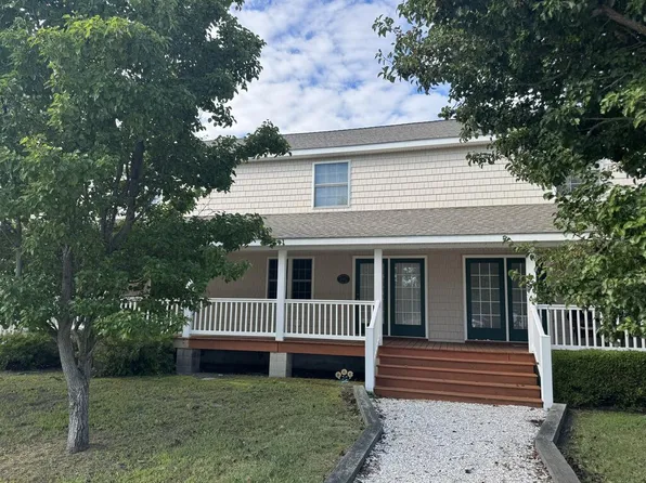 6488 Coachs Ln, Chincoteague, VA 23336