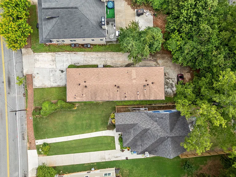 569 Lawton St SW — Photo 11