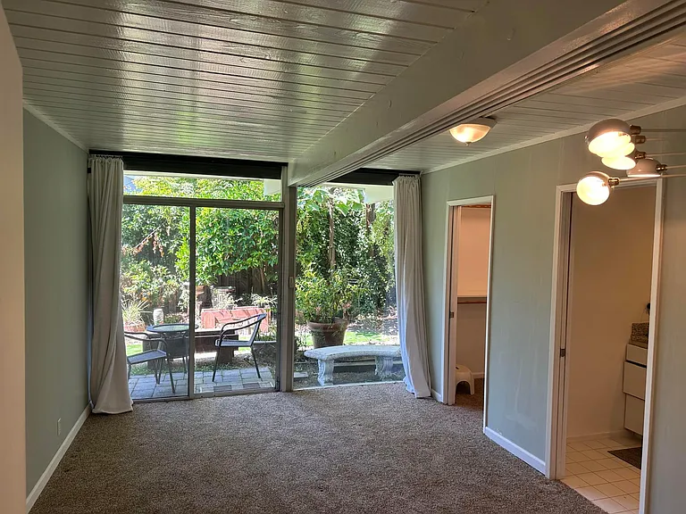 3372 Middlefield Rd — Photo 22