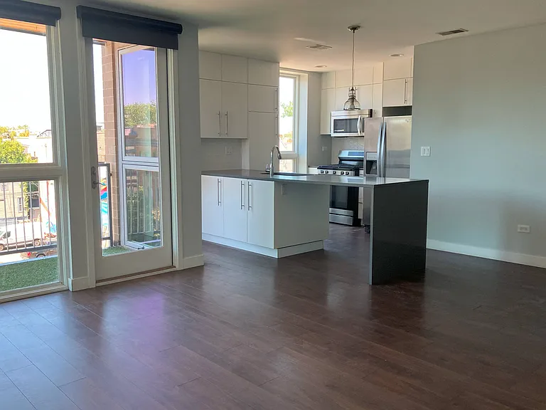 HIGHPOINT Lakeview on Sheffield — Photo 5