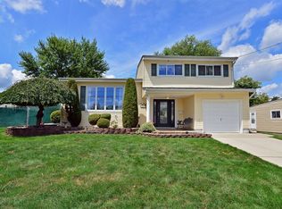 27 Tulip Dr, Old Bridge, NJ