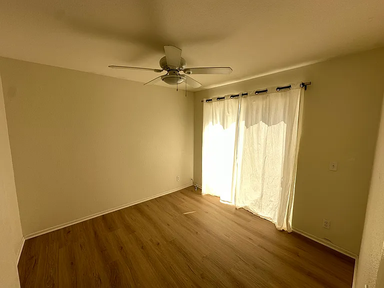 362 Rossmore Dr #DOWNSTAIRS — Photo 7