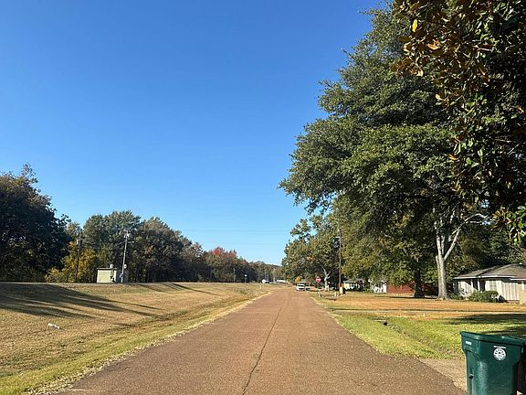 4th image of 1106 W Claiborne Ave