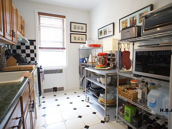 5th image of 10615 Queens Blvd