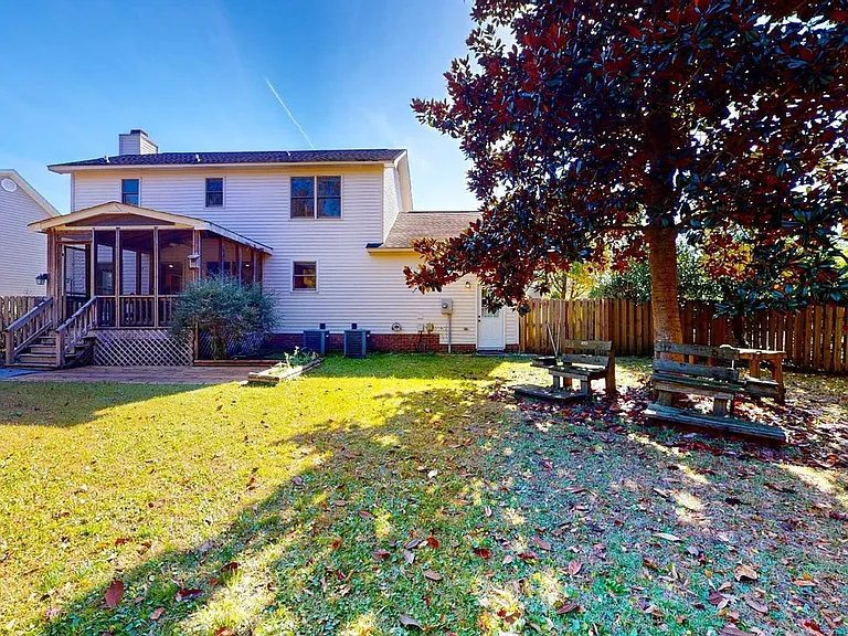 6415 Strawfield Dr — Photo 22