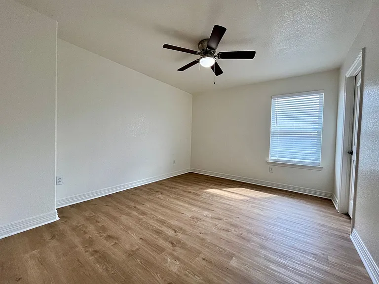 13724 Altamirano — Photo 27