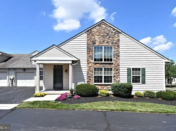 138 Arbour Ct, North Wales, PA 19454