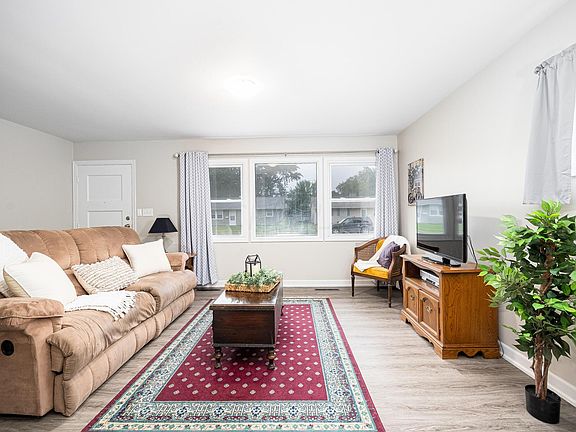 4th image of 4511 Circle Dr