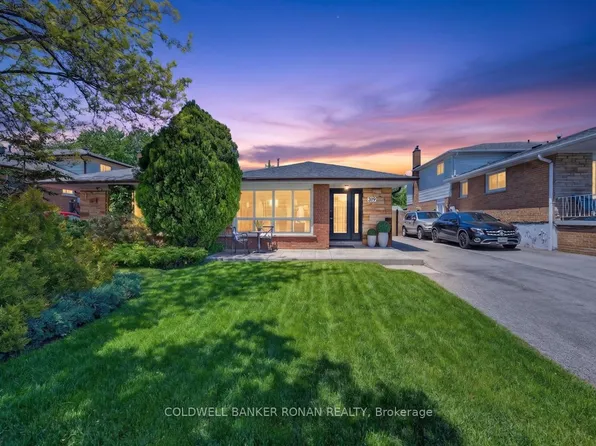 319 Thrace Ave, Mississauga, ON L5B 2B2