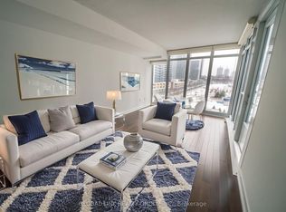 121 McMahon Dr #915, Toronto, ON