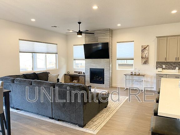 3rd image of 2717 S Vega St