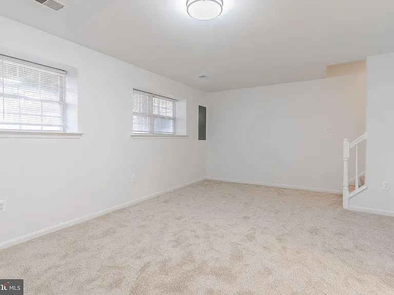 3290 Gina Pl — Photo 19