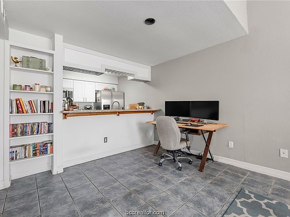 5th image of 1500 Olympia Way #34