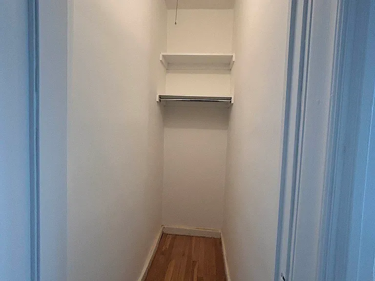 860 W 181st St #47A — Photo 3