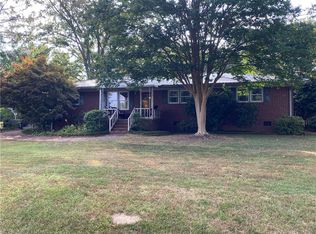 205 Woodbine Cir, Iva, SC 29655