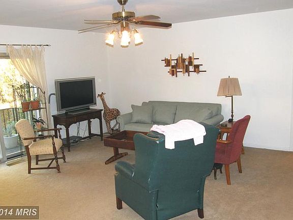 5th image of 10606 Montrose Ave #10606