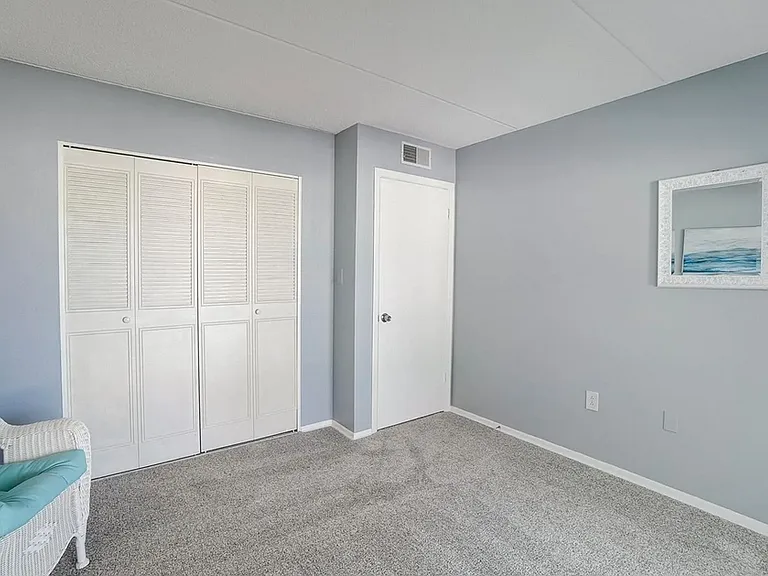 11720 Park Blvd #302-C — Photo 10