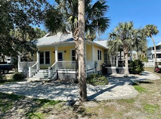 665 3rd St, Cedar Key, FL 32625