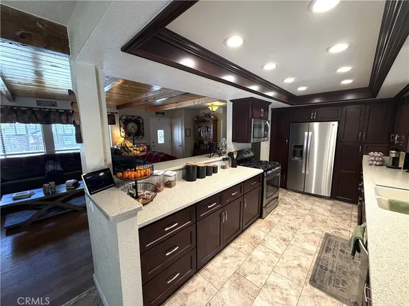 1837 Twin Lakes Dr, Wrightwood, CA 92397