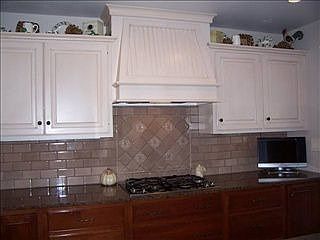 3rd image of 699 Lishakill Rd
