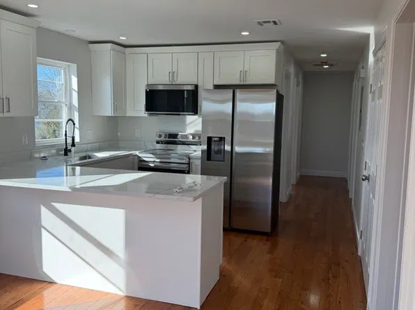 122 Lancashire St Unit 2, Providence, RI 02908
