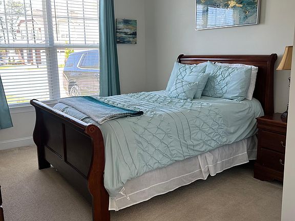 4th image of 216 Pepperwood Way