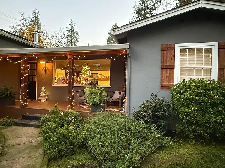 129 Rose Ln — Photo 4