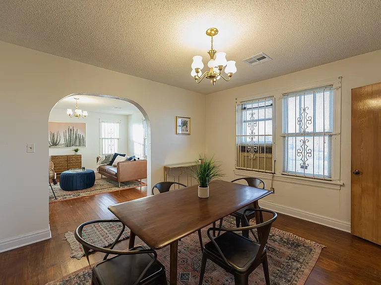 2442 N Jordan Ave — Photo 8