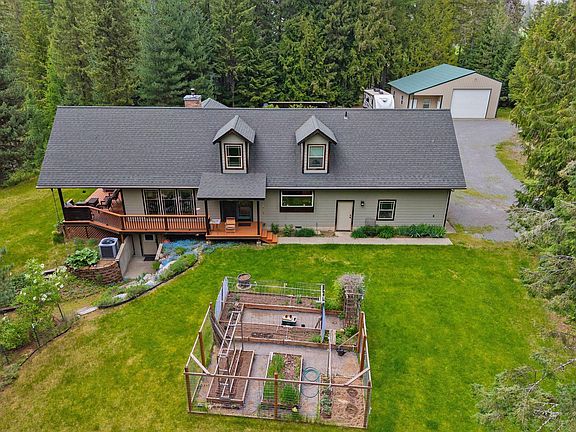 5th image of 1196 Gold Creek Rd