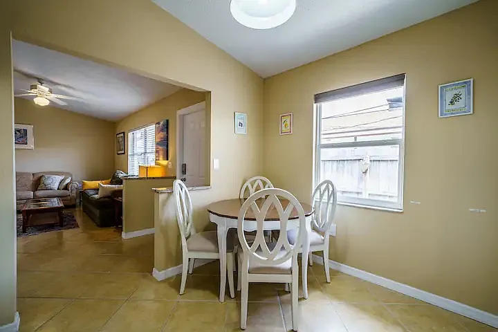 1912 Marcia St #1912 — Photo 5