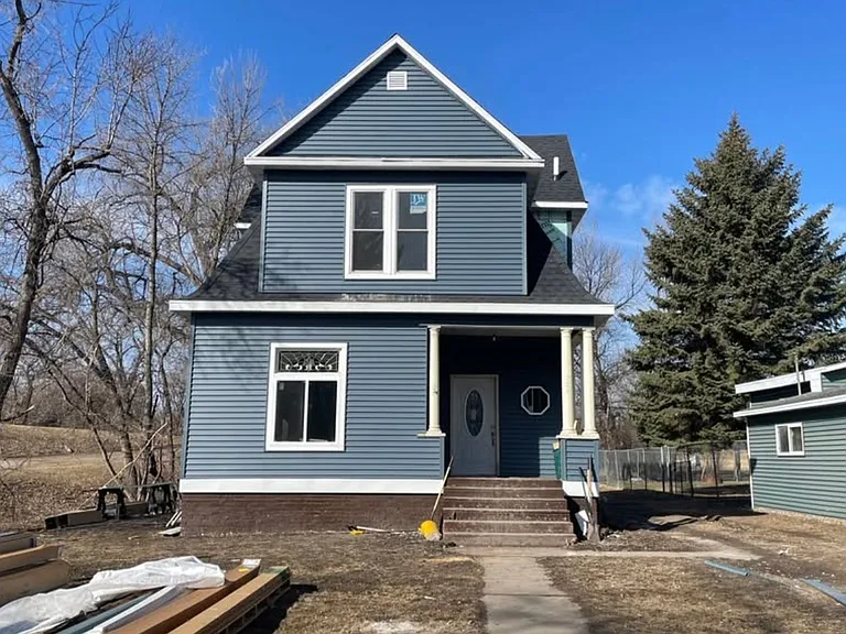 728 S Ash St — Photo 1
