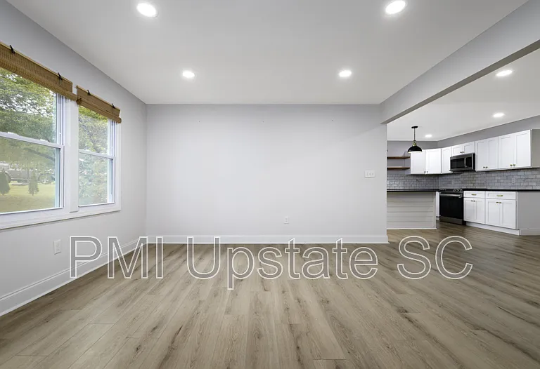 101 Paris View Dr — Photo 25