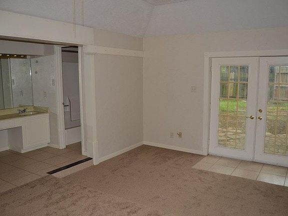3rd image of 2430 Stillmeadow Dr