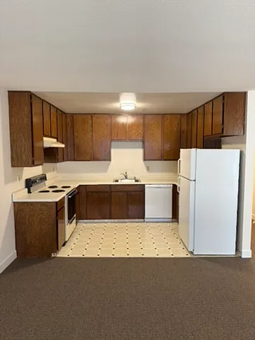 125-135 Gardenside — Photo 7